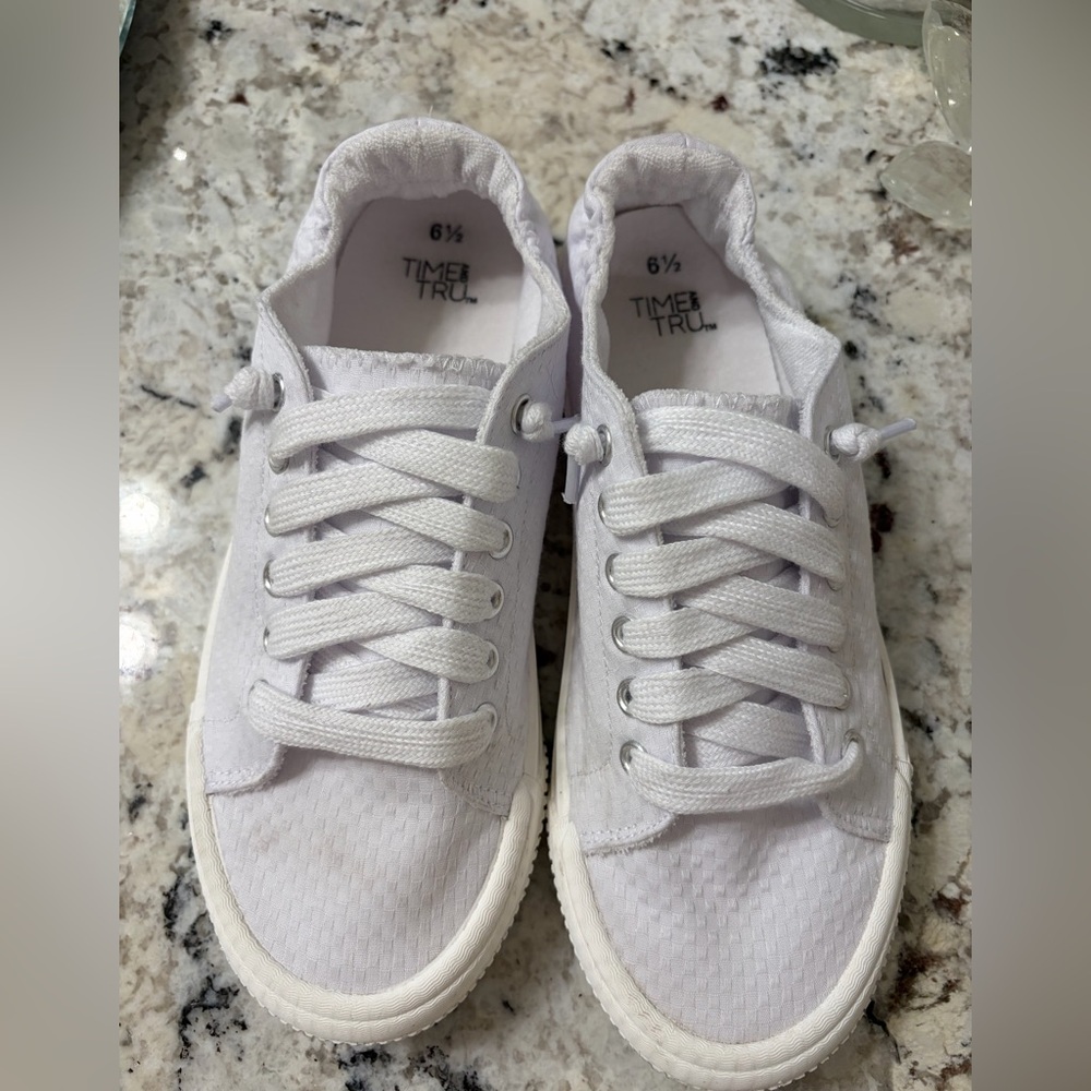 Time and Tru Classic White Lace-Up Sneakers